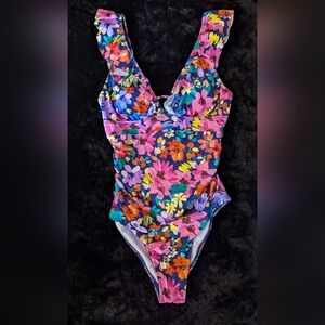 CUPSHE Women's Ruffled One Piece Swimsuit V Neck Lace Up Back